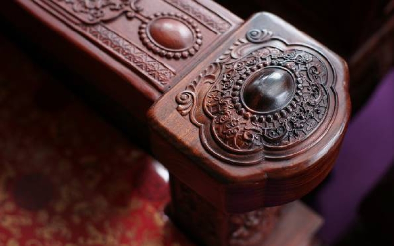 紅木家具廠為您介紹為什么大家都愛紅木家具？
